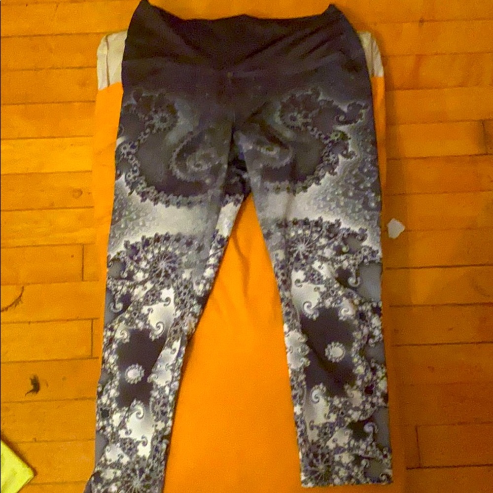 Yoga crops- spacey cool!